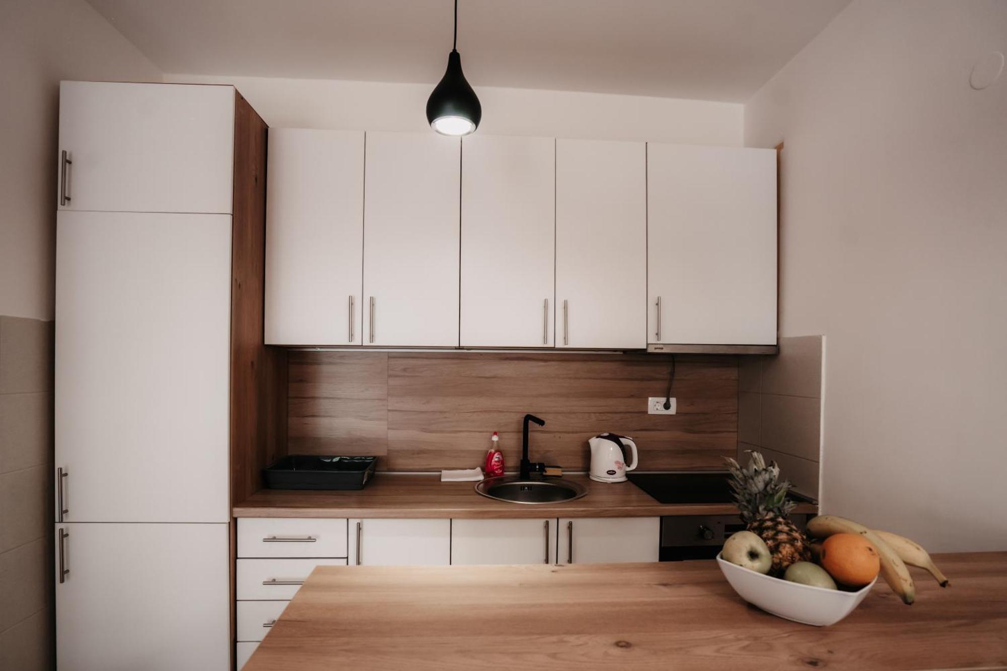 Riverside Apartments Мостар Экстерьер фото